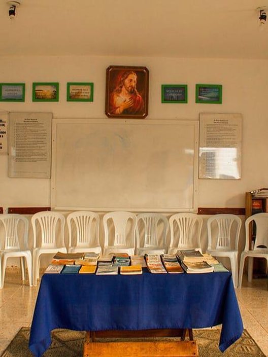 Salão para atividades em grupo na clínica em Alfenas