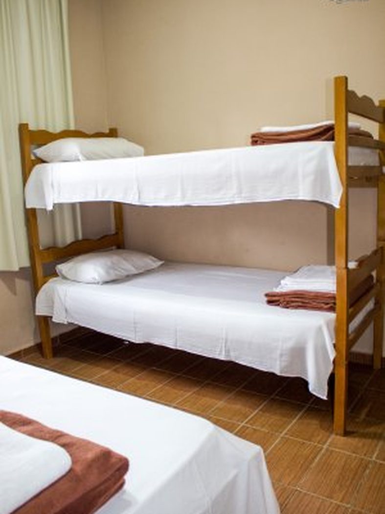 Quarto com acomodações na clínica de reabilitação em Alfenas
