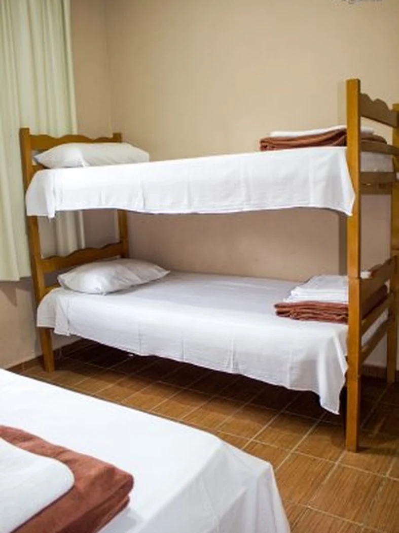 Quarto com acomodações na clínica de reabilitação em Alfenas
